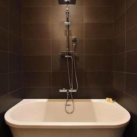Apartman Sensual Old Town! Location, Bath, Keyless!