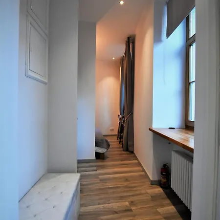 Sensual Old Town! Location, Bath, Keyless!